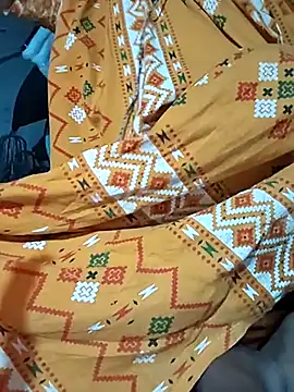 Snapshot of Sweet-runi chatting on February 5, 2:11 pm Sweet-runi online show from February 5, 2:11 pm