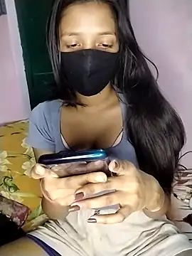 Naina-hott online show from February 8, 7:50 pm