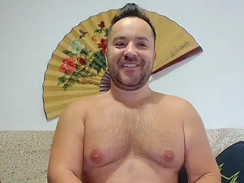 Snapshot of Hairy9inch chatting on February 7, 11:47 am Hairy9inch online show from February 7, 11:47 am