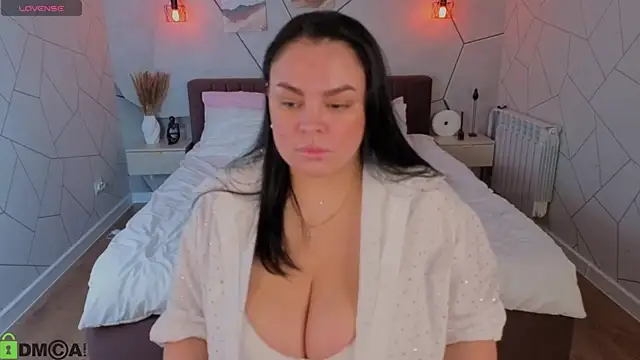 adele crown online show from February 10, 1:53 am