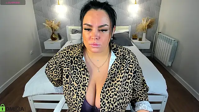 adele crown online show from February 26, 1:04 am