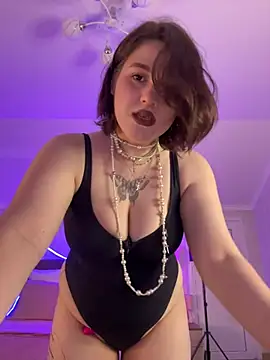 BunnyMelon online show from April 17, 1:25 pm