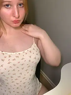 Snapshot of MargoPinky1 chatting on May 7, 7:41 pm MargoPinky1 online show from May 7, 7:41 pm
