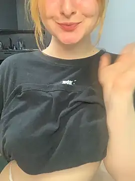 Snapshot of MargoPinky1 chatting on June 6, 7:51 pm MargoPinky1 online show from June 6, 7:51 pm