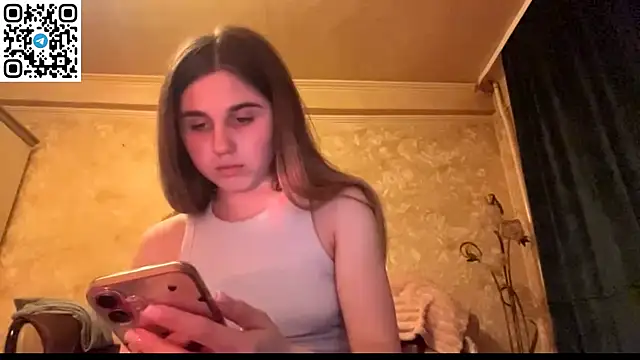 Snapshot of LovelySilk_63 chatting on May 7, 6:57 pm LovelySilk 63 online show from May 7, 6:57 pm