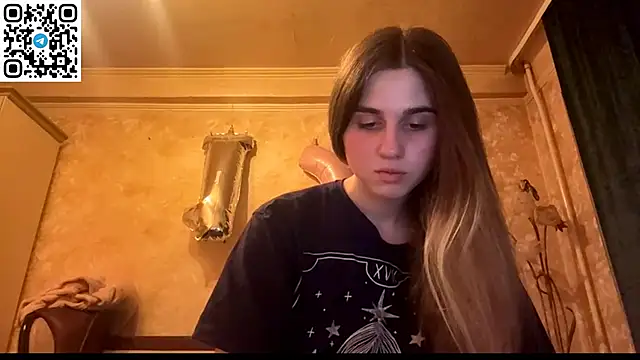 Snapshot of LovelySilk_63 chatting on May 25, 6:36 pm LovelySilk 63 online show from May 25, 6:36 pm