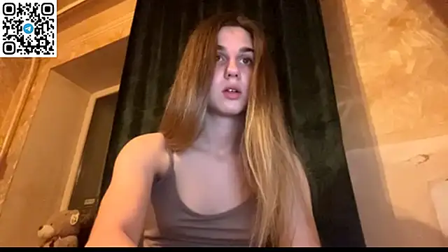 Snapshot of LovelySilk_63 chatting on May 26, 7:10 pm LovelySilk 63 online show from May 26, 7:10 pm