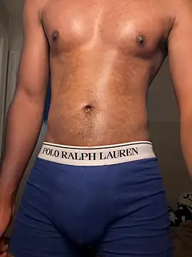 Warrendjoy974 online show from July 10, 7:34 am