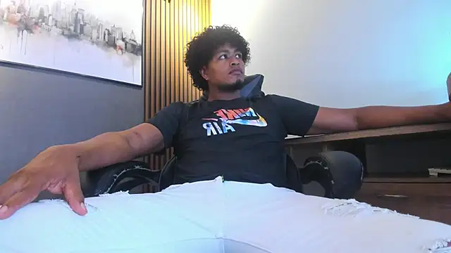 Kai Moreno online show from February 13, 7:10 pm