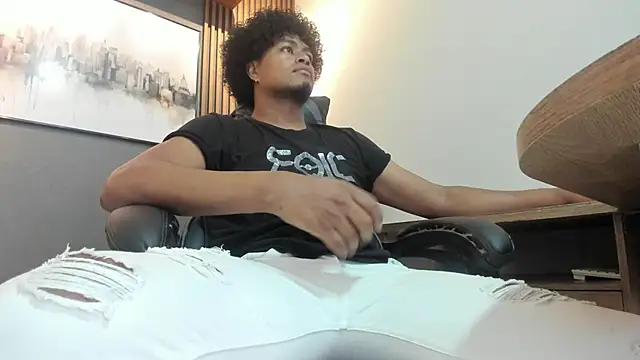 Kai Moreno online show from February 14, 7:32 pm