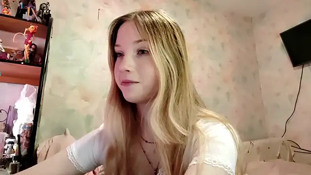 TiaBIanks online show from April 3, 8:34 am