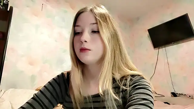 TiaBIanks online show from April 16, 6:58 am