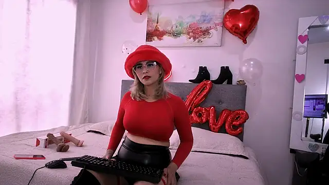 Snapshot of Sharlott_3 chatting on February 14, 1:41 pm Sharlott 3 online show from February 14, 1:41 pm