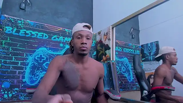 Snapshot of Jeanpieroo26 chatting on February 12, 7:42 pm Jeanpieroo26 online show from February 12, 7:42 pm