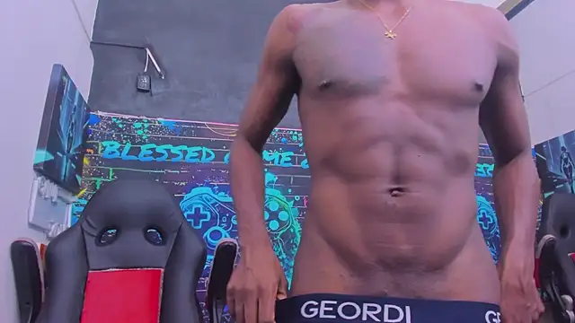 Snapshot of Jeanpieroo26 chatting on February 14, 7:32 pm Jeanpieroo26 online show from February 14, 7:32 pm