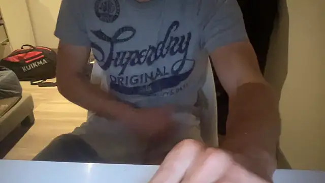 Snapshot of raoulbtnbois chatting on May 20, 9:54 pm raoulbtnbois online show from May 20, 9:54 pm