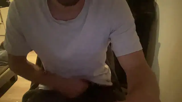 Snapshot of raoulbtnbois chatting on May 23, 5:50 pm raoulbtnbois online show from May 23, 5:50 pm