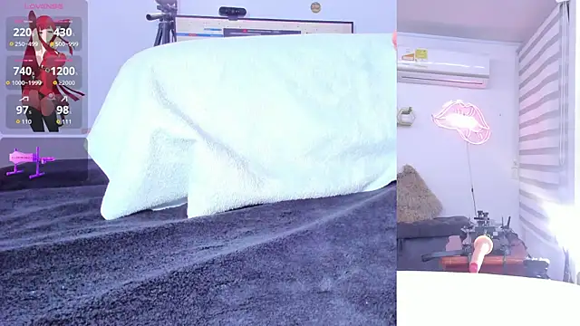 lana  kane   online show from April 2, 10:46 am