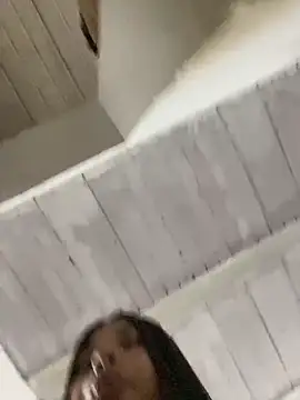 Snapshot of Romie_rous chatting on February 6, 3:04 pm Romie rous online show from February 6, 3:04 pm