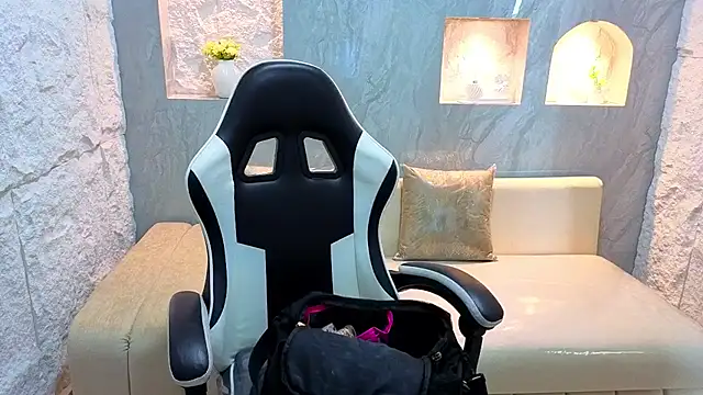 Snapshot of Catalina_Tx_ chatting on February 21, 1:01 pm Catalina Tx online show from February 21, 1:01 pm