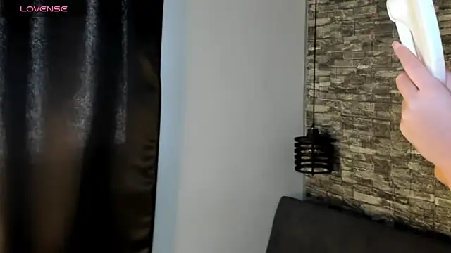 ASHLEY COLLINS1 online show from March 19, 1:26 pm