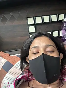 Snapshot of raavigirl chatting on March 3, 6:25 pm raavigirl online show from March 3, 6:25 pm