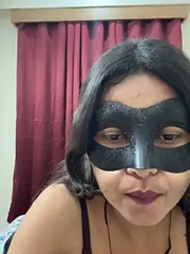 raavigirl online show from April 9, 7:08 pm