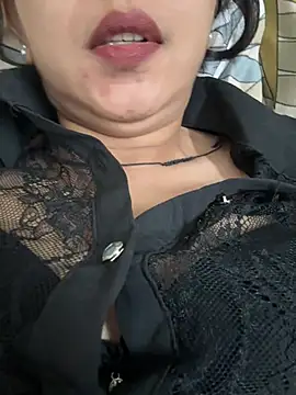 Snapshot of raavigirl chatting on July 4, 6:36 pm raavigirl online show from July 4, 6:36 pm