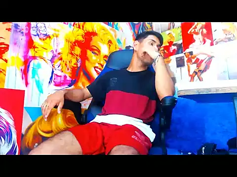 Snapshot of warmNoah chatting on February 18, 3:13 am warmNoah online show from February 18, 3:13 am