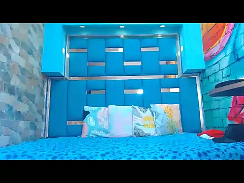 warmNoah online show from March 5, 7:21 pm