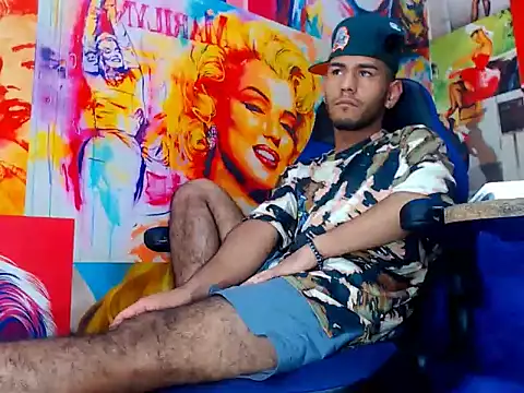 warmNoah online show from March 25, 6:58 pm