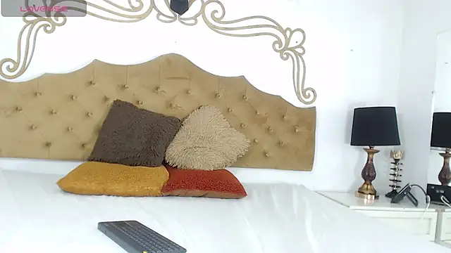 Snapshot of CloeCastillo chatting on February 21, 9:32 am CloeCastillo online show from February 21, 9:32 am