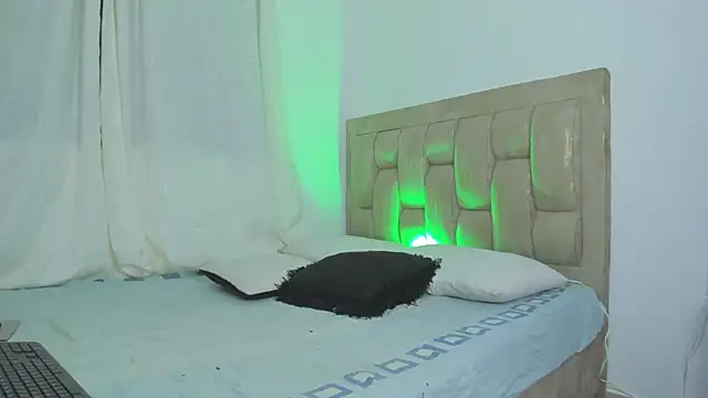 LatinoDark online show from February 9, 3:43 am