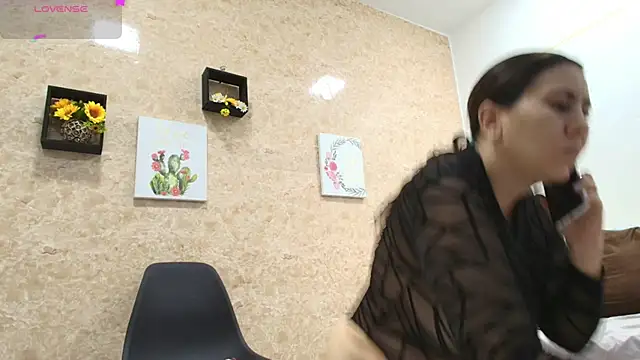 Sophie Tyler online show from April 15, 2:24 pm