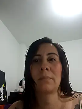 Snapshot of Sophie_Tyler chatting on April 29, 2:59 am Sophie Tyler online show from April 29, 2:59 am