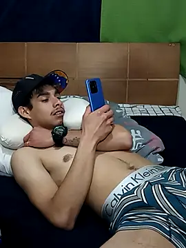 Snapshot of baby_22cm chatting on February 25, 5:28 am baby 22cm online show from February 25, 5:28 am