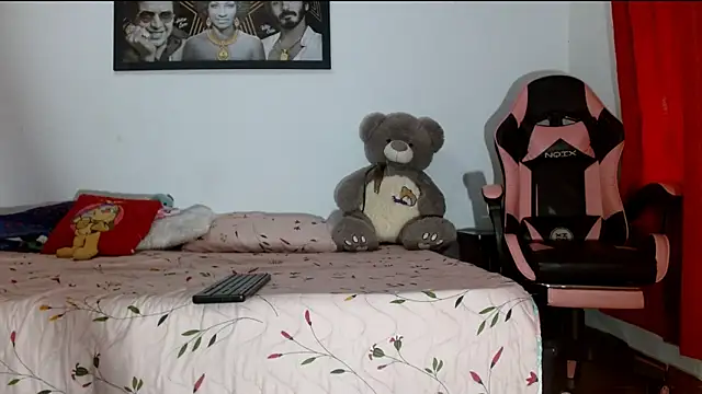 Snapshot of karolsweetvagi chatting on March 15, 4:13 pm karolsweetvagi online show from March 15, 4:13 pm