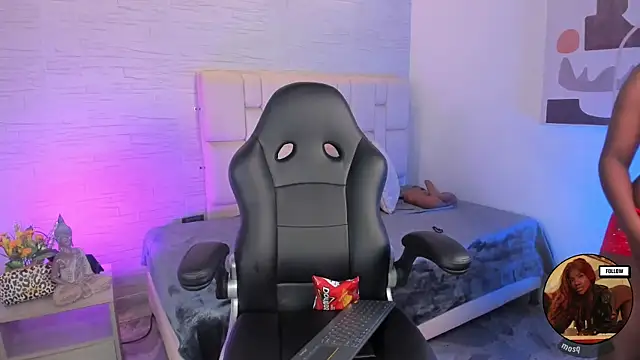 naina deivis33 online show from March 31, 3:41 am