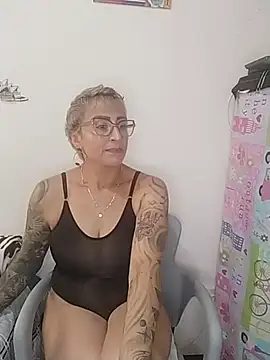 Snapshot of Charlotte_gray_ chatting on February 14, 10:06 pm Charlotte gray online show from February 14, 10:06 pm