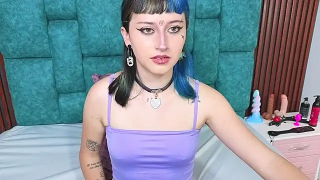 Snapshot of OliviaBonnie chatting on March 1, 6:54 pm OliviaBonnie online show from March 1, 6:54 pm