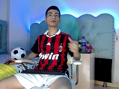 Snapshot of Apolo_Richards chatting on February 21, 7:48 pm Apolo Richards online show from February 21, 7:48 pm