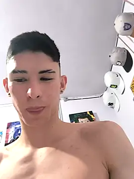 Snapshot of Camilow_w chatting on March 12, 10:16 pm Camilow w online show from March 12, 10:16 pm