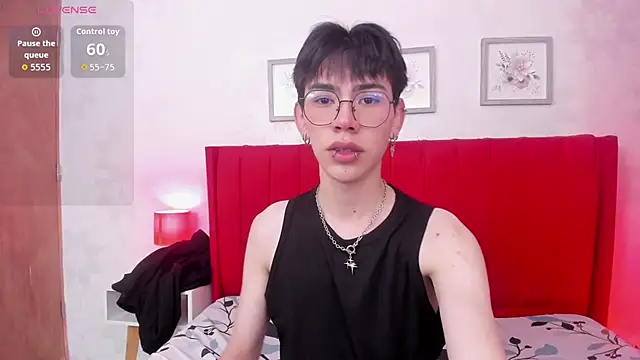 Demian Hush online show from March 4, 3:01 am