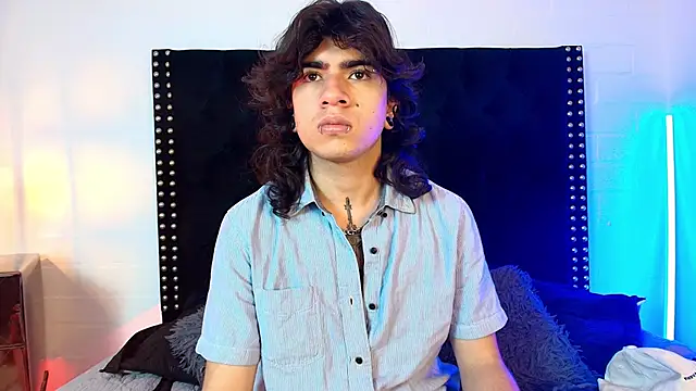 Snapshot of Axell_Kussh chatting on February 17, 2:46 pm Axell Kussh online show from February 17, 2:46 pm