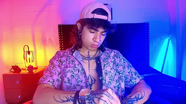 Snapshot of Axell_Kussh chatting on March 3, 12:33 pm Axell Kussh online show from March 3, 12:33 pm