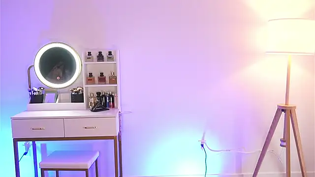 Eva-savage online show from April 10, 5:50 pm