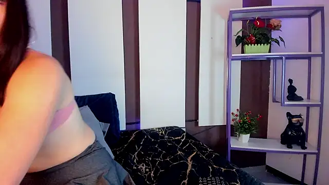 Snapshot of Nahomii__Doll chatting on February 18, 7:21 pm Nahomii Doll online show from February 18, 7:21 pm