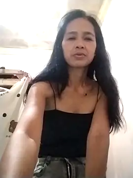 Snapshot of sweet_maxine44 chatting on May 8, 9:31 pm sweet maxine44 online show from May 8, 9:31 pm