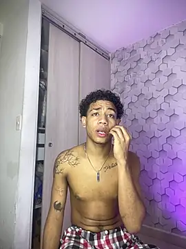 Snapshot of 777_dmz_ chatting on February 16, 7:54 pm 777 dmz online show from February 16, 7:54 pm