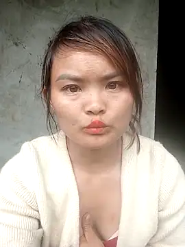 Snapshot of Luminana chatting on April 29, 6:17 am Luminana online show from April 29, 6:17 am